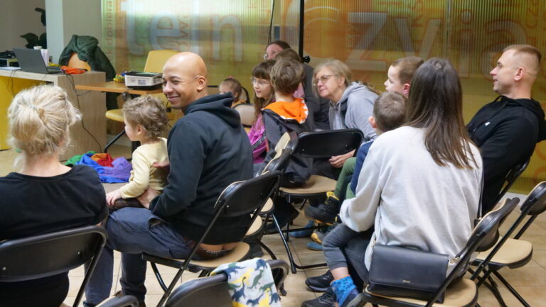 niepoważne zabawy z dziećmi - rodzinne warsztaty sensoryczne