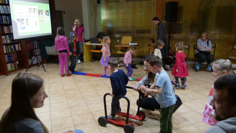 niepoważne zabawy z dziećmi - rodzinne warsztaty sensoryczne