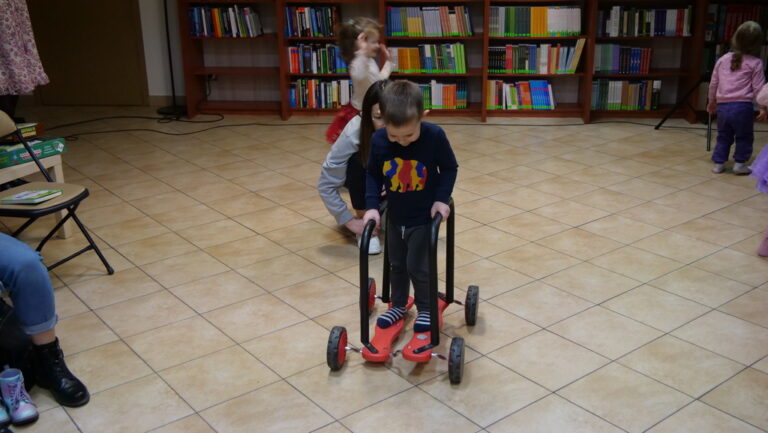 niepoważne zabawy z dziećmi - rodzinne warsztaty sensoryczne