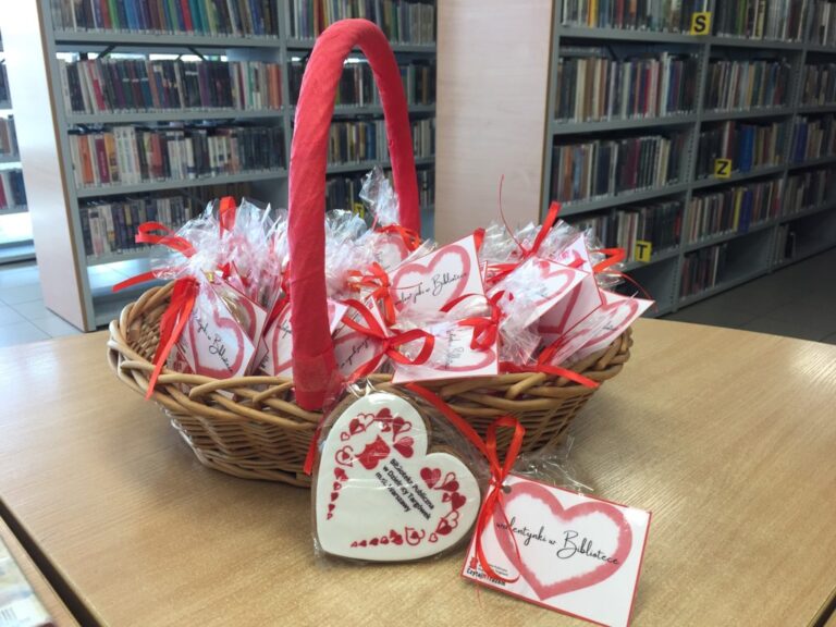 randka w ciemno z książką - walentynki w bibliotece