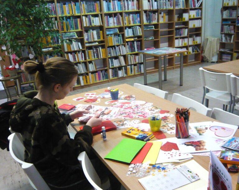 warsztaty walentynkowe w bibliotece