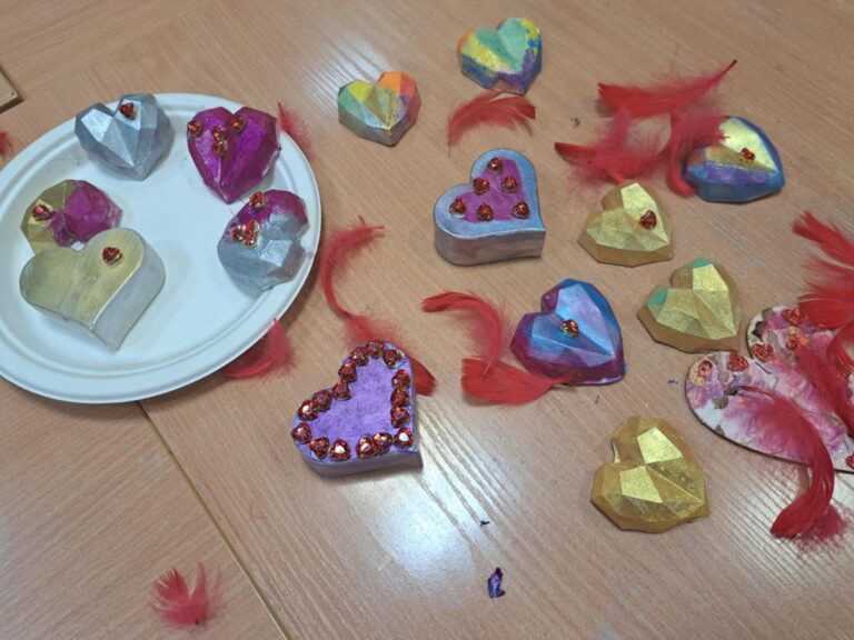 warsztaty walentynkowe w bibliotece