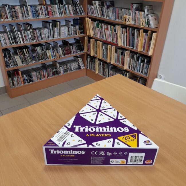 czytelnicy grają w gry planszowe