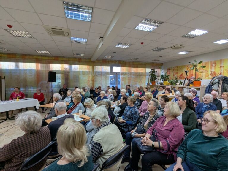 występ zespołu Dwa plus dwa w czytelni