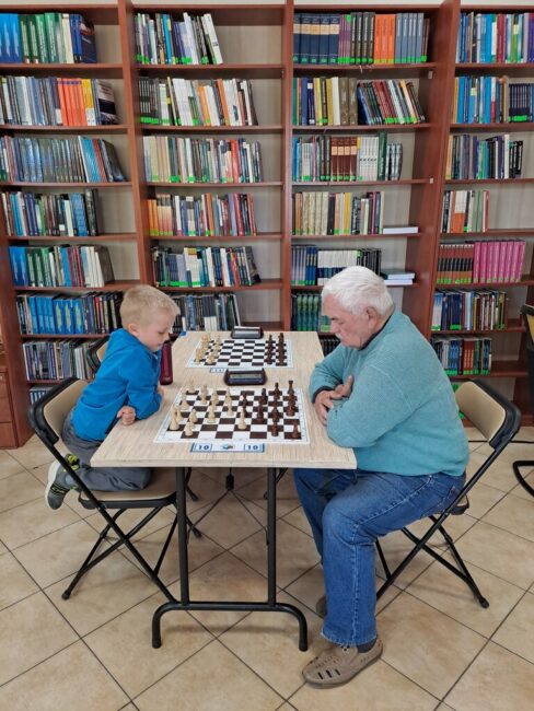 turniej szachowy w bibliotece