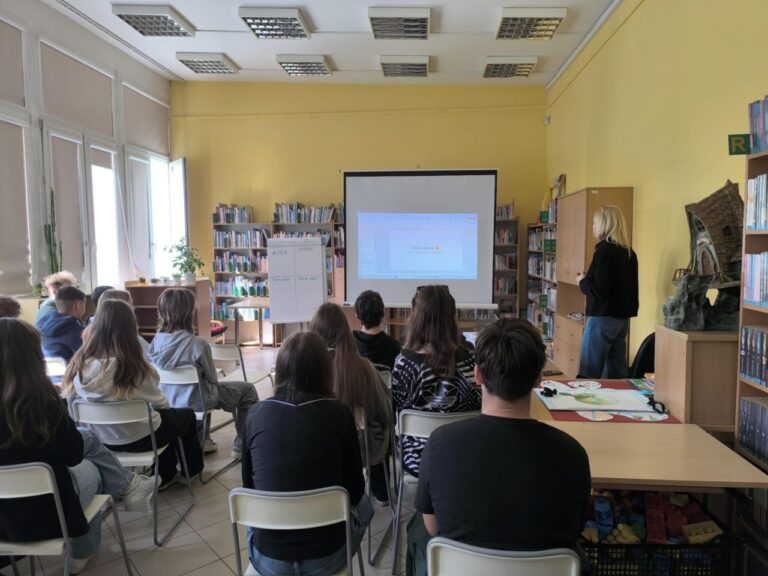 zajęcia biblioteczne dla młodzieży