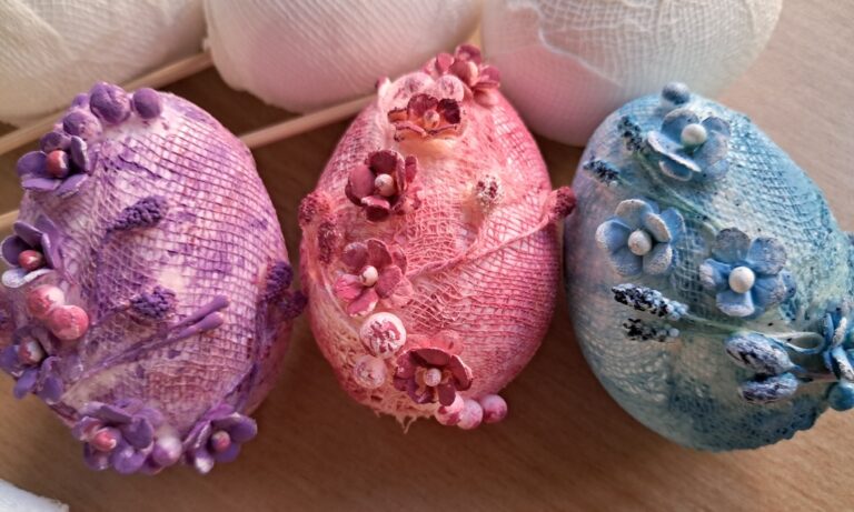 Pisanki techniką mix media