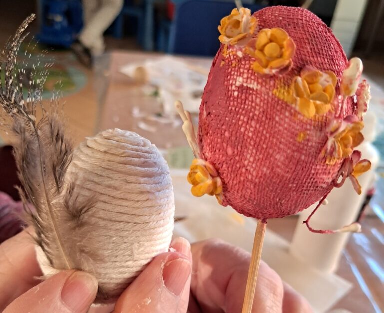 Pisanki techniką mix media