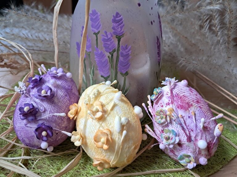 Pisanki techniką mix media