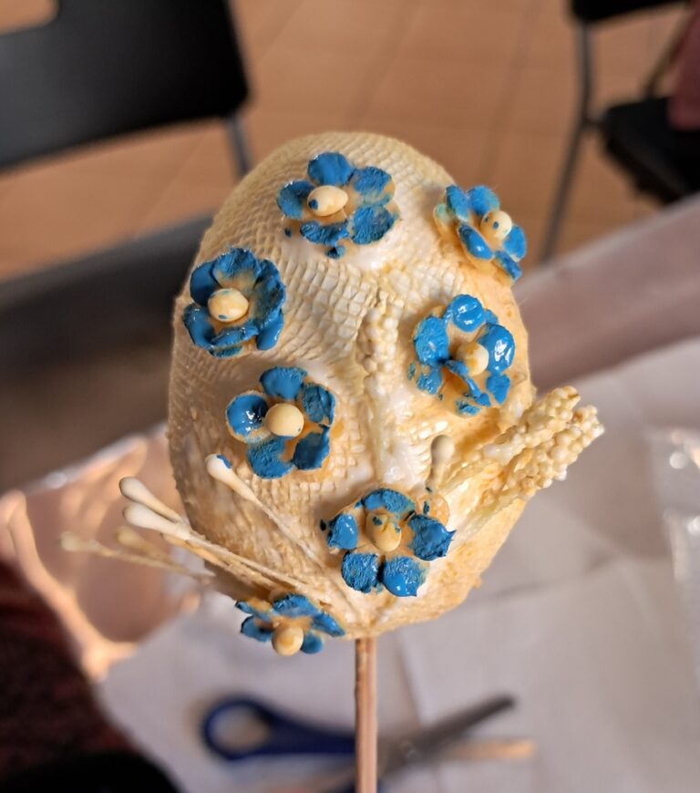 Pisanki techniką mix media