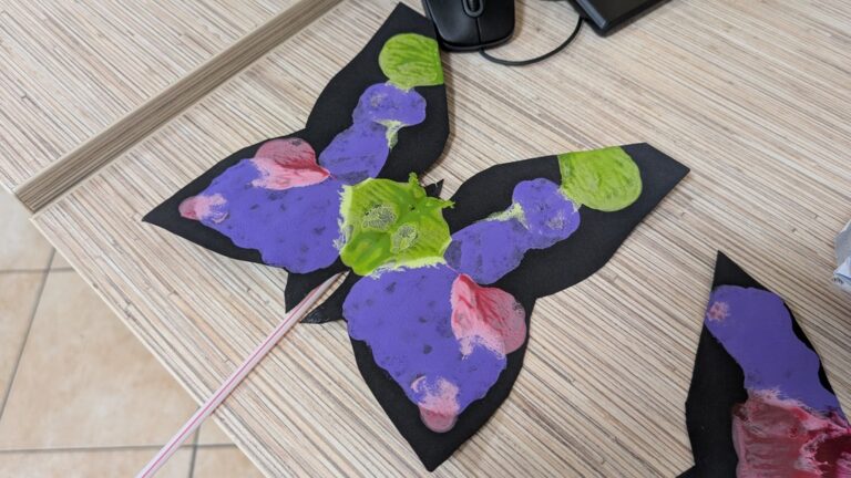 motyl - praca plastyczna zrobiona przez ucznia szkoły podstawowej