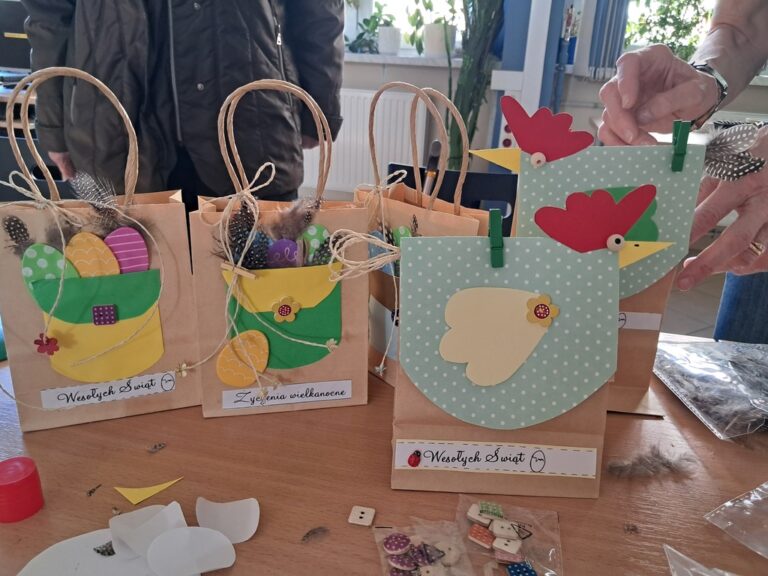 wielkanocne warsztaty plastyczne w bibliotece