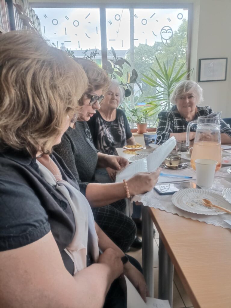 sąsiedzkie spotkanie poetyckie w bibliotece