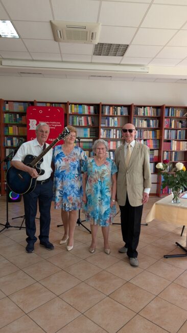 spotkanie poetycko-muzyczne zespołu Dwa plus dwa