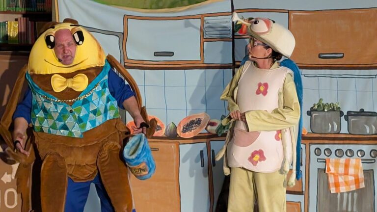 spektakl Eko śmiecio baja w bibliotece