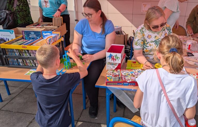 festyn plenerowy w szkole podstawowej nr 42