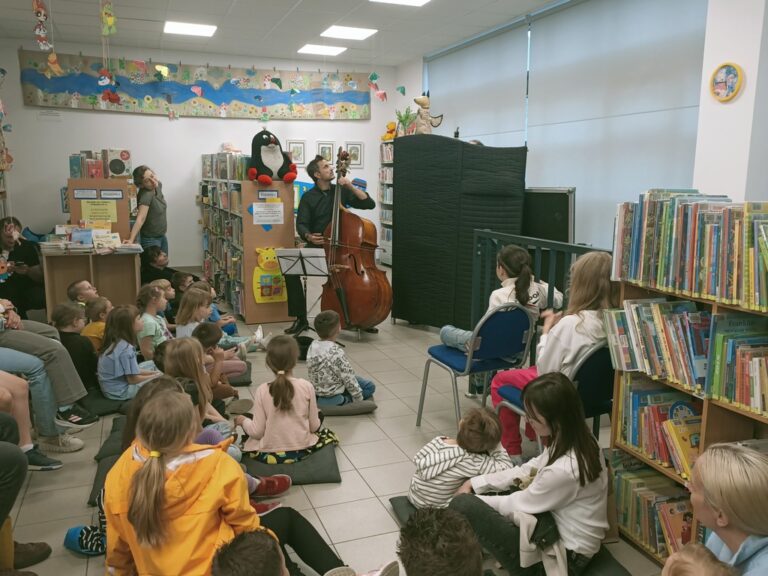 spektakl teatralny dla dzieci w bibliotece