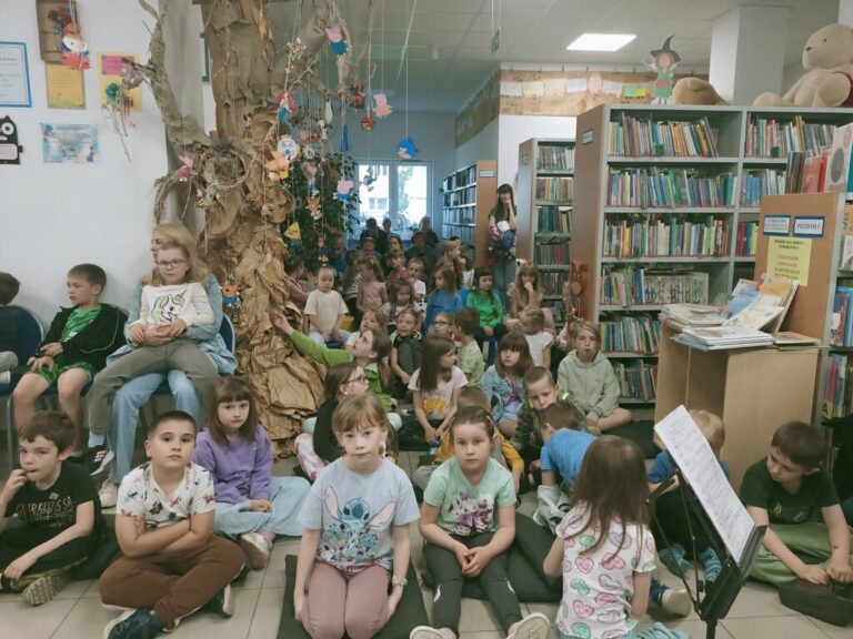 spektakl teatralny dla dzieci w bibliotece