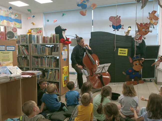 spektakl teatralny dla dzieci w bibliotece