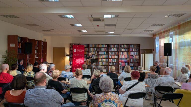 spotkanie poetycko-muzyczne w czytelni