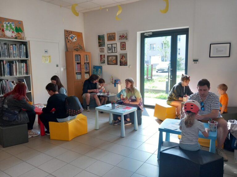 gra miejska - rozwiązywania zadań w bibliotece