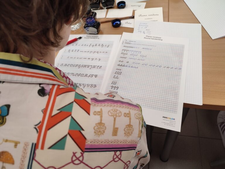 warsztaty kaligrafii w bibliotece