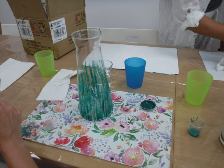 warsztaty ozdabiania karafki na wodę