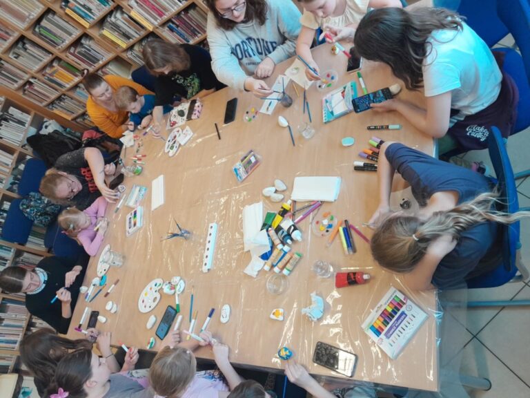 warsztaty plastyczne w bibliotece