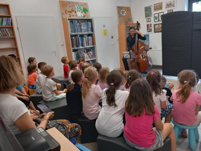 spektakl teatru Baj w bibliotece