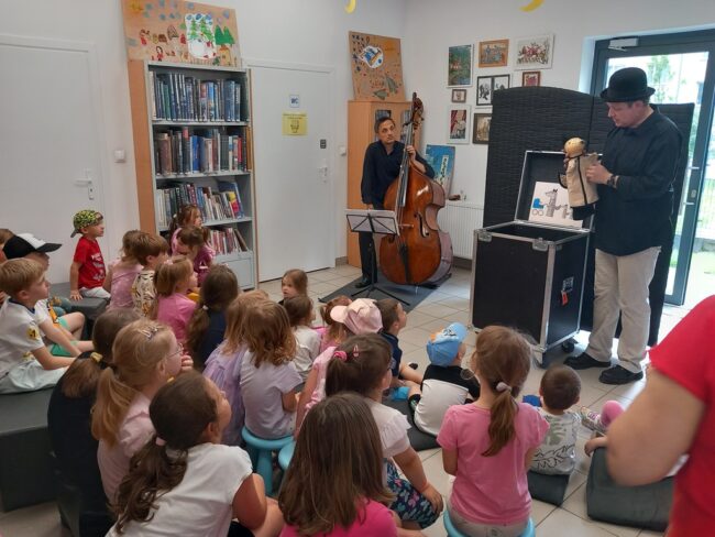 spektakl teatru Baj w bibliotece