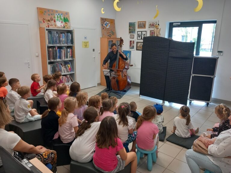 spektakl teatru Baj w bibliotece