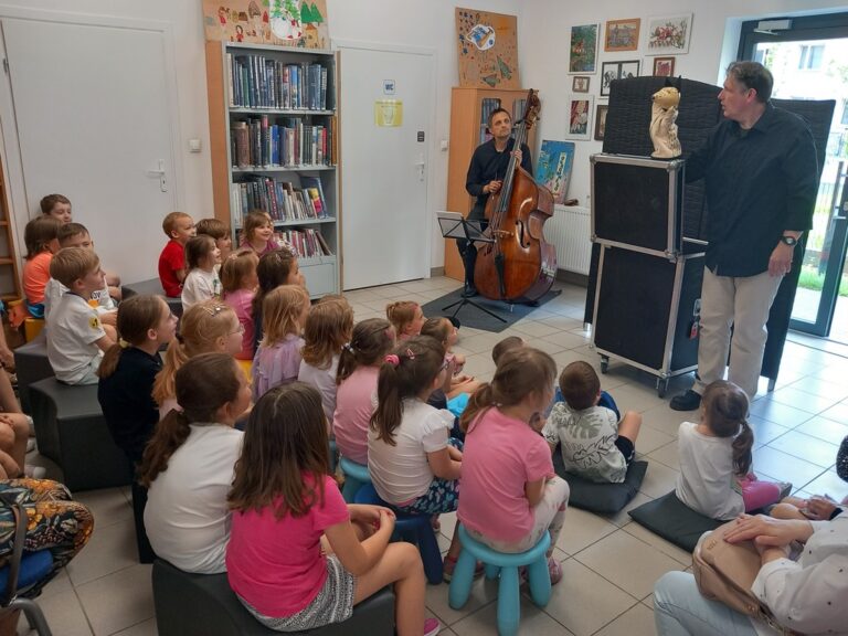 spektakl teatru Baj w bibliotece