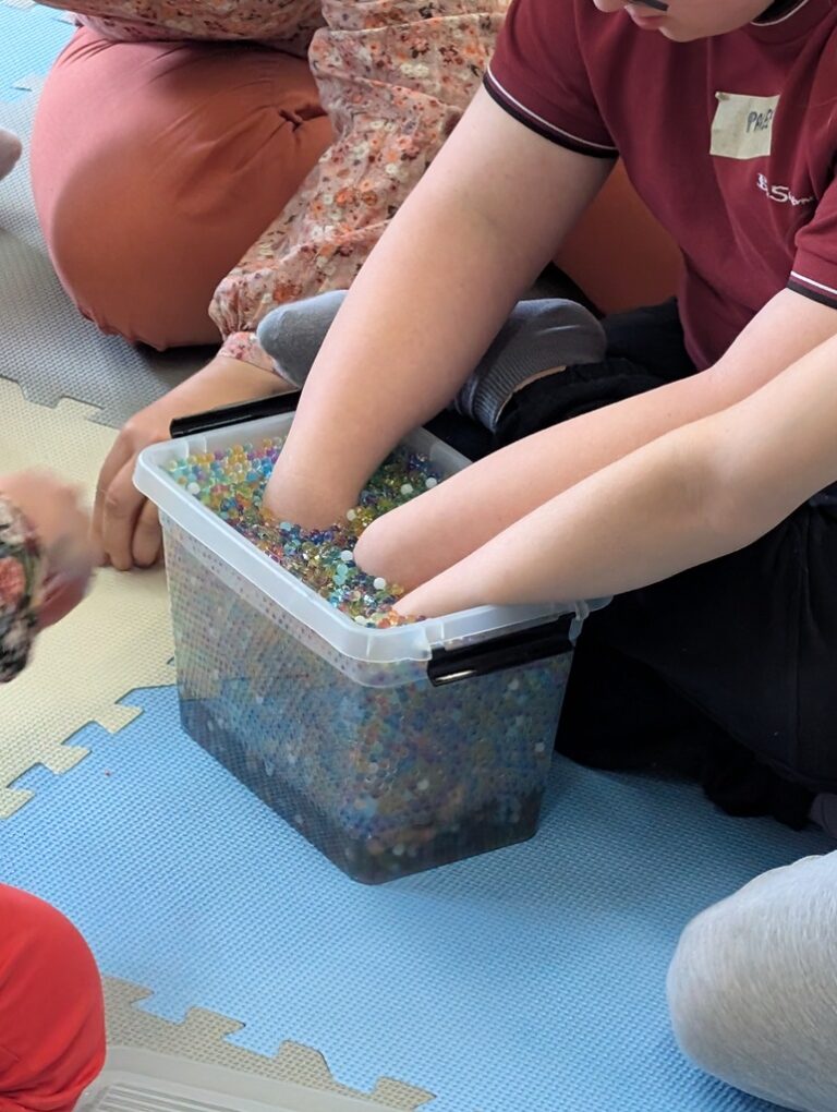 warsztaty sensoryczne w bibliotece