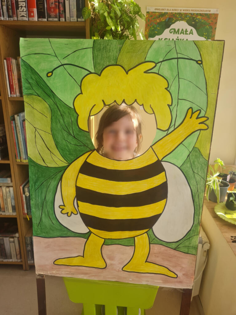 fotobudka z pszczółką Mają