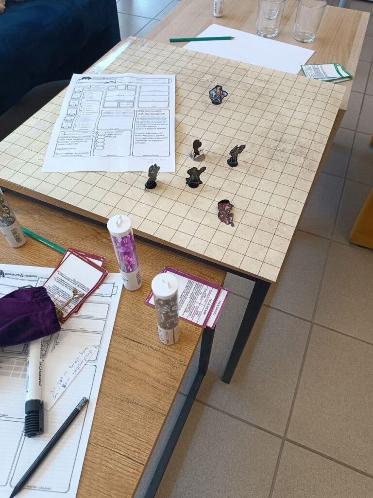 sesja RPG w bibliotece