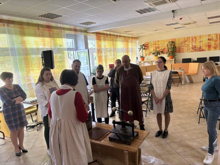 warsztaty czerpania papieru