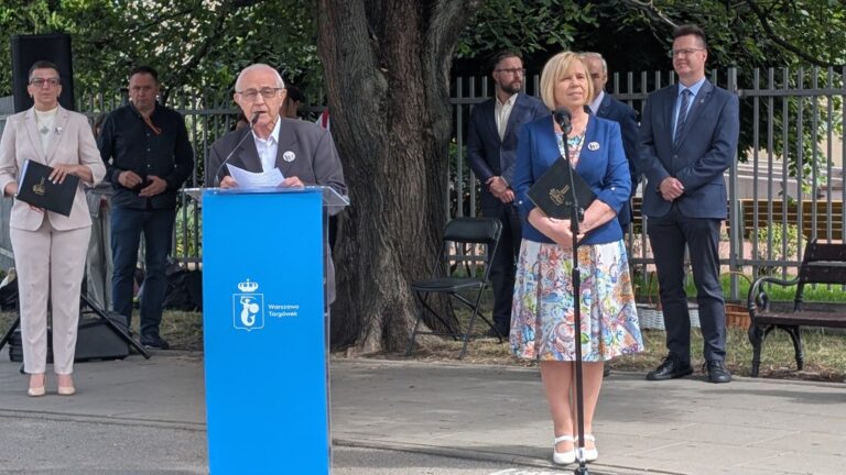 złożenie wieńców pod pomnikiem Reduty Bródnowskiej - 81 rocznica powstania warszawskiego