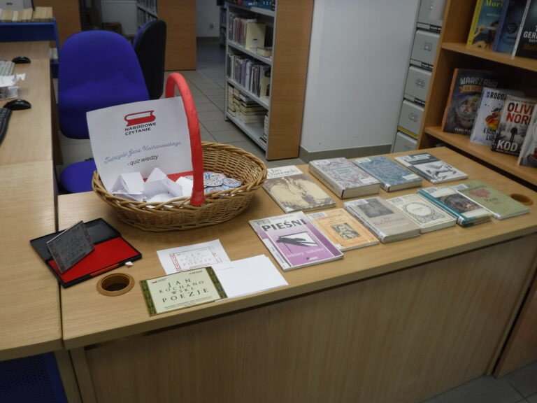 Narodowe Czytanie poezji Jana Kochanowskiego w Wypożyczalni nr 64