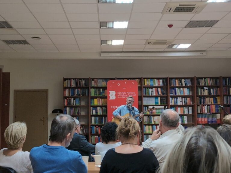 wieczór poetycko-muzyczny w czytelni