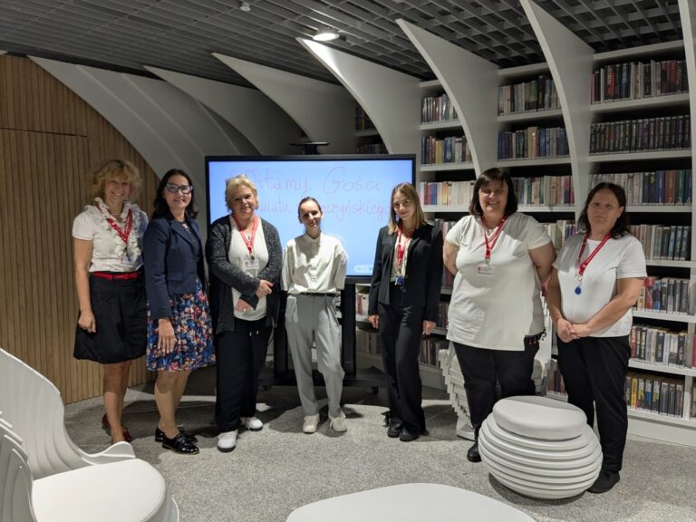 bibliotekarze z powiatu piaseczyńskiego zwiedzają metrotekę