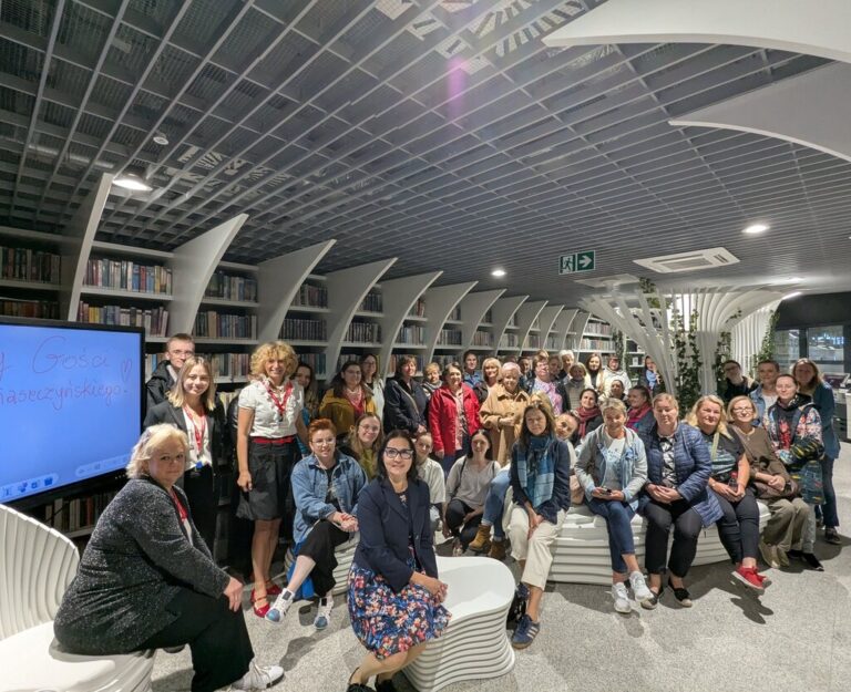 bibliotekarze z powiatu piaseczyńskiego zwiedzają metrotekę