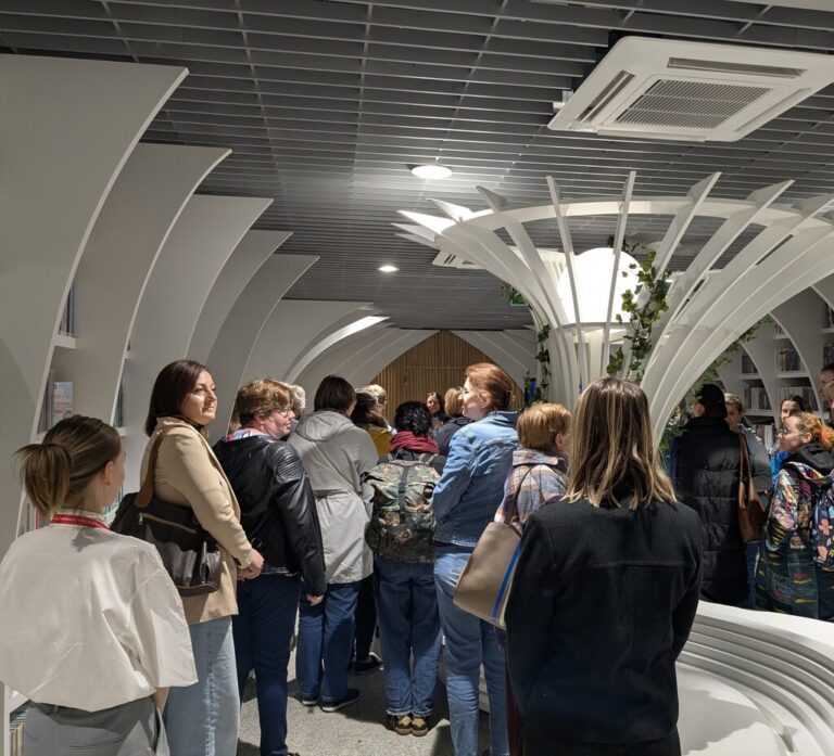 bibliotekarze z powiatu piaseczyńskiego zwiedzają metrotekę