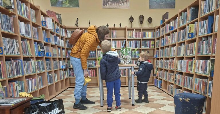 plantcrossing w bibliotece