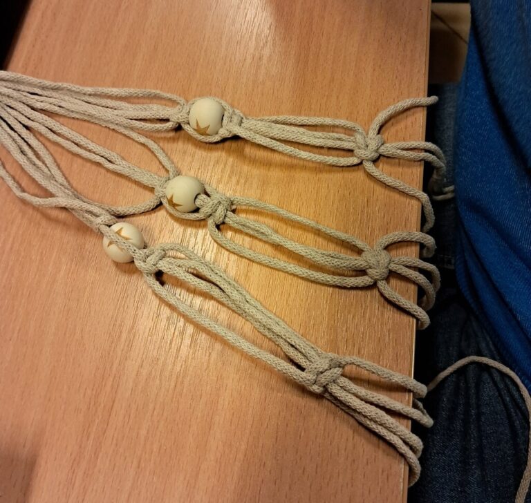 warsztaty tworzenia lampionów techniką makramy