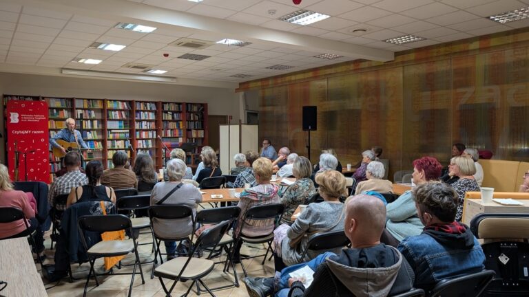 czwartek poetycko-muzyczny - koncert Tomasza Szweda i Michała Konstrata