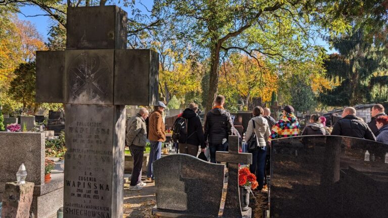 spacer po cmentarzu bródnowskim