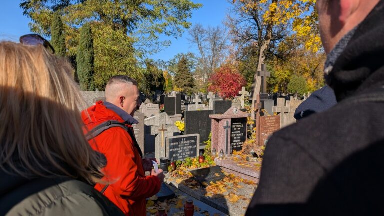 spacer po cmentarzu bródnowskim