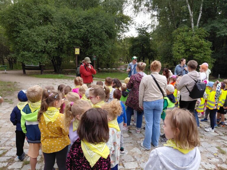 spacer po lesie bródnowskim w ramach projektu ratownicy ziemi