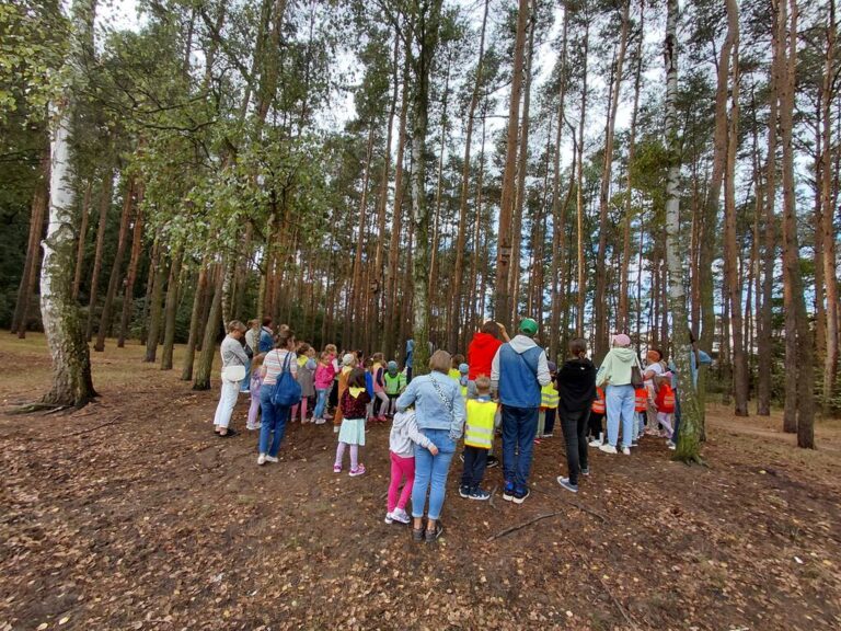 spacer po lesie bródnowskim w ramach projektu ratownicy ziemi
