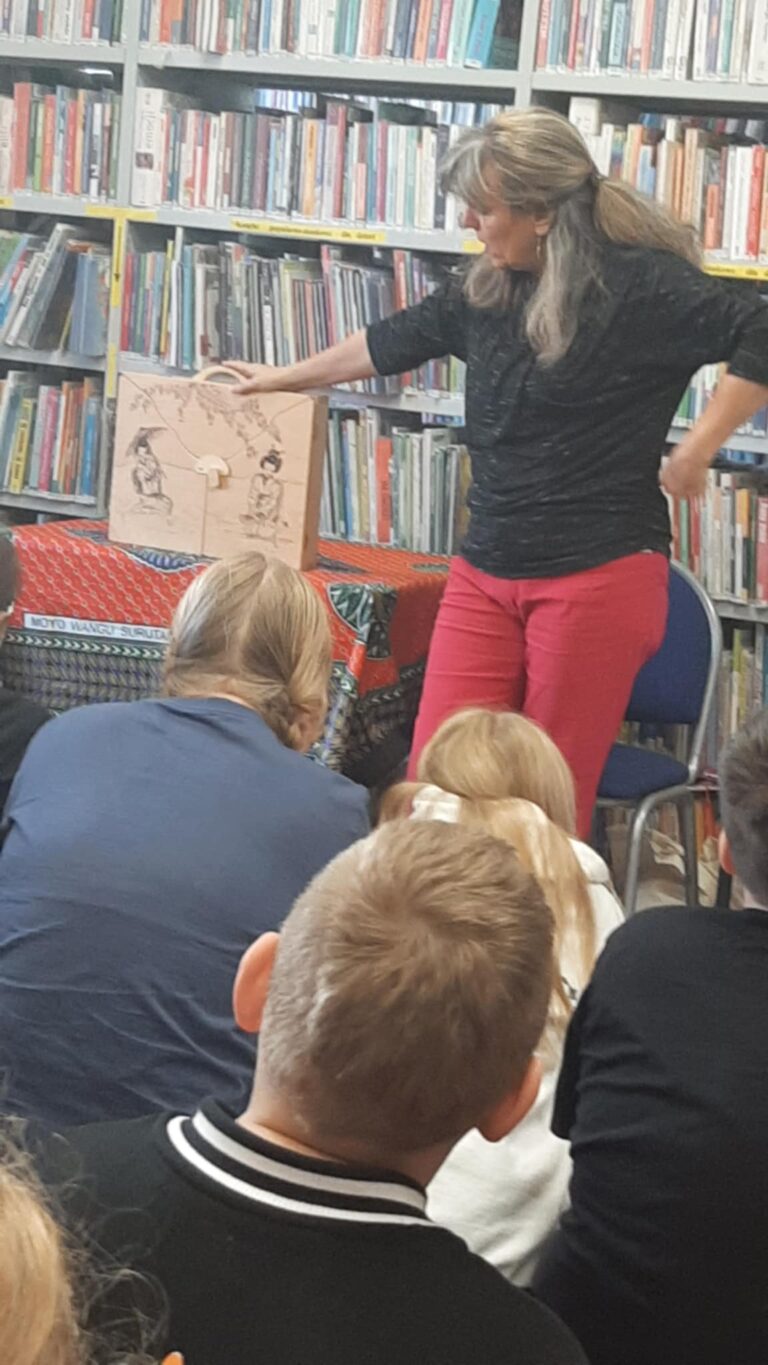 Agnieszka Kazała - spotkanie w bibliotece z dziećmi